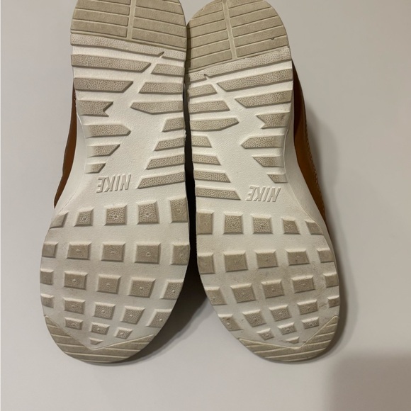 Nike Fall Booties - Picture 6 of 7